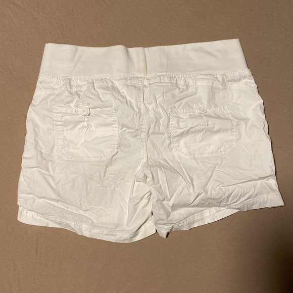 Thyme Maternity White Cargo Style Short Large - Picture 3 of 3